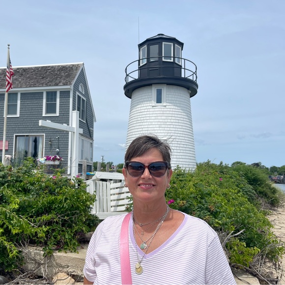 Meet your Posher, Tanya - Picture 1 of 1